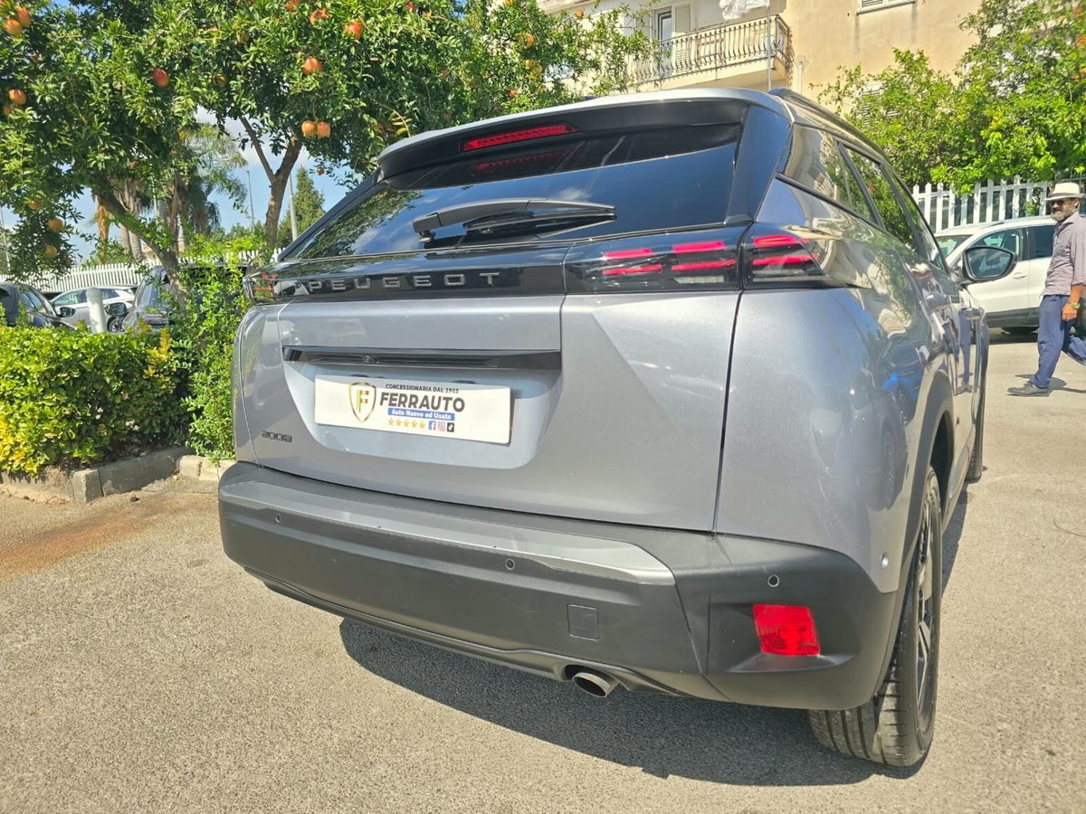Peugeot 2008 1.2 turbo Allure 100cv (10)