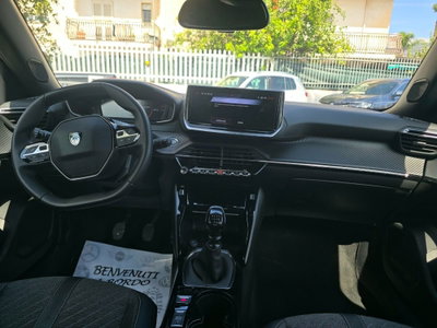 Peugeot 2008 1.2 turbo Allure 100cv (12)