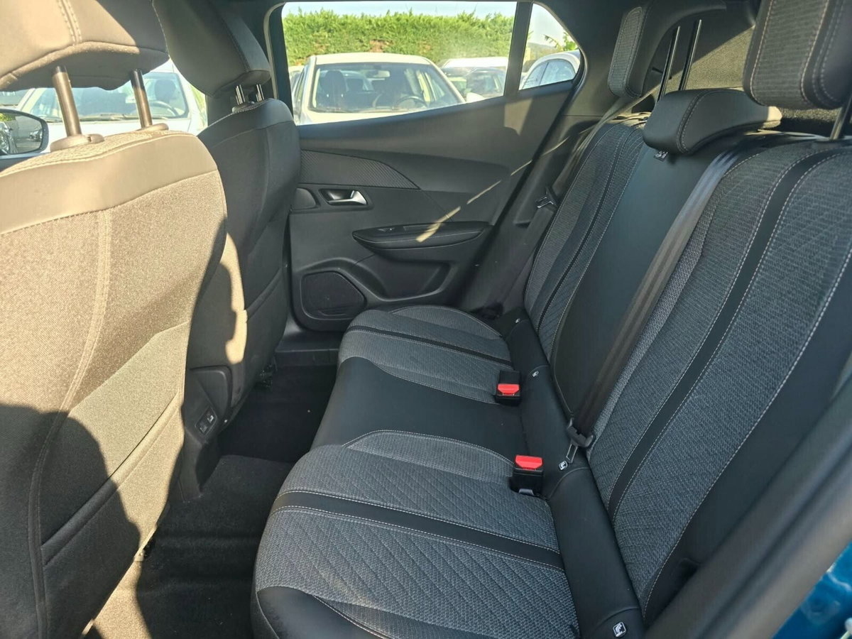 Peugeot 2008 1.2 turbo Allure 100cv (18)