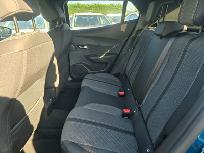 Peugeot 2008 1.2 turbo Allure 100cv (18)