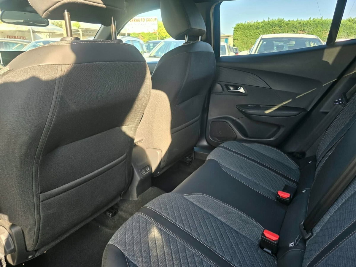 Peugeot 2008 1.2 turbo Allure 100cv (19)