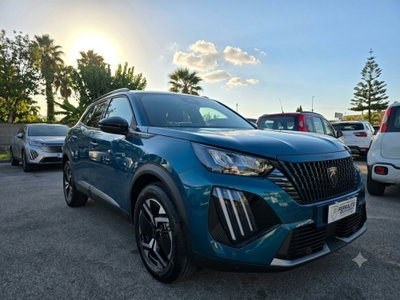 Peugeot 2008 1.2 turbo Allure 100cv (2)