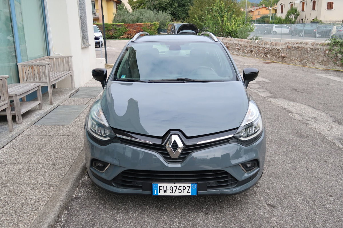 Renault Clio Sporter dCi 8V 90 CV Moschino Intens (2)