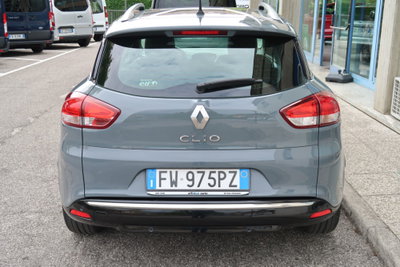 Renault Clio Sporter dCi 8V 90 CV Moschino Intens (6)