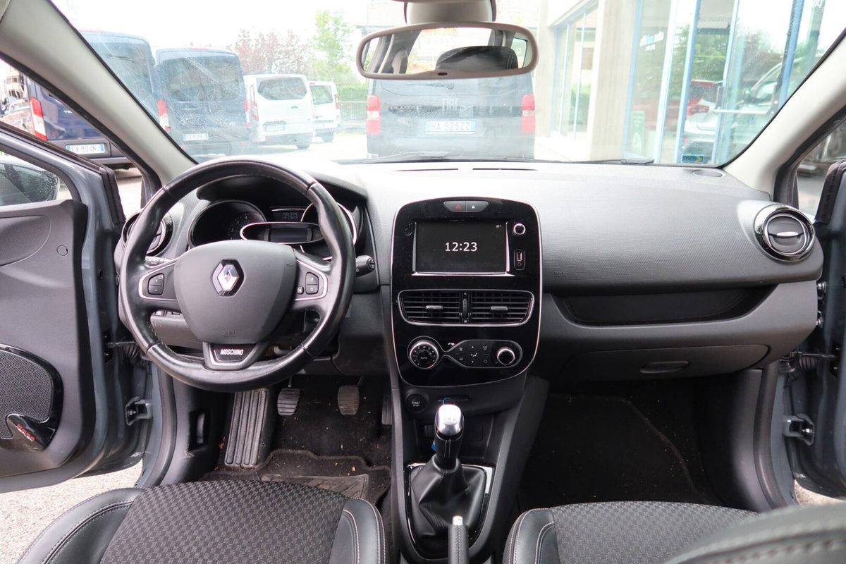 Renault Clio Sporter dCi 8V 90 CV Moschino Intens (8)