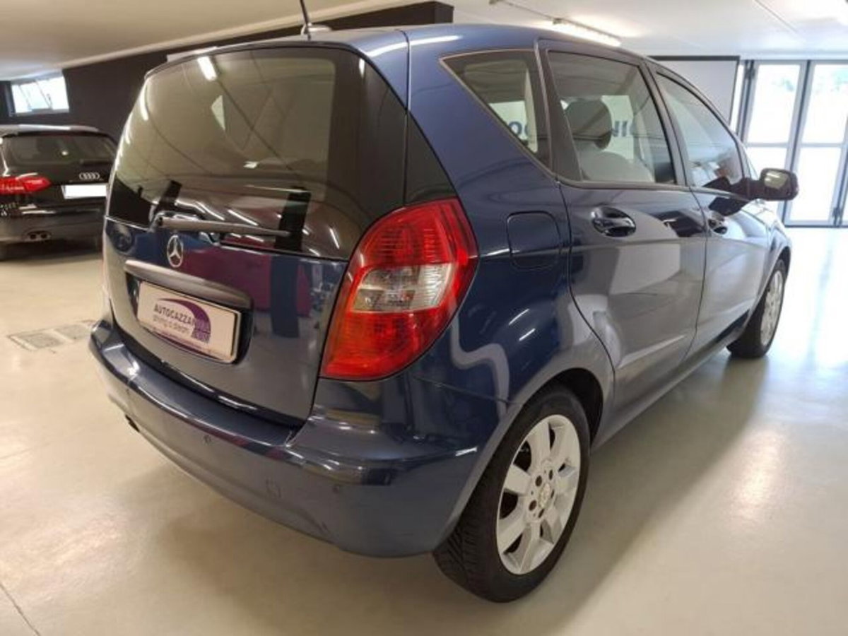 Mercedes-Benz Classe A 160 BlueEFFICIENCY Elegance (2)