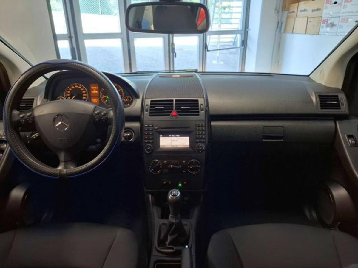 Mercedes-Benz Classe A 160 BlueEFFICIENCY Elegance (3)