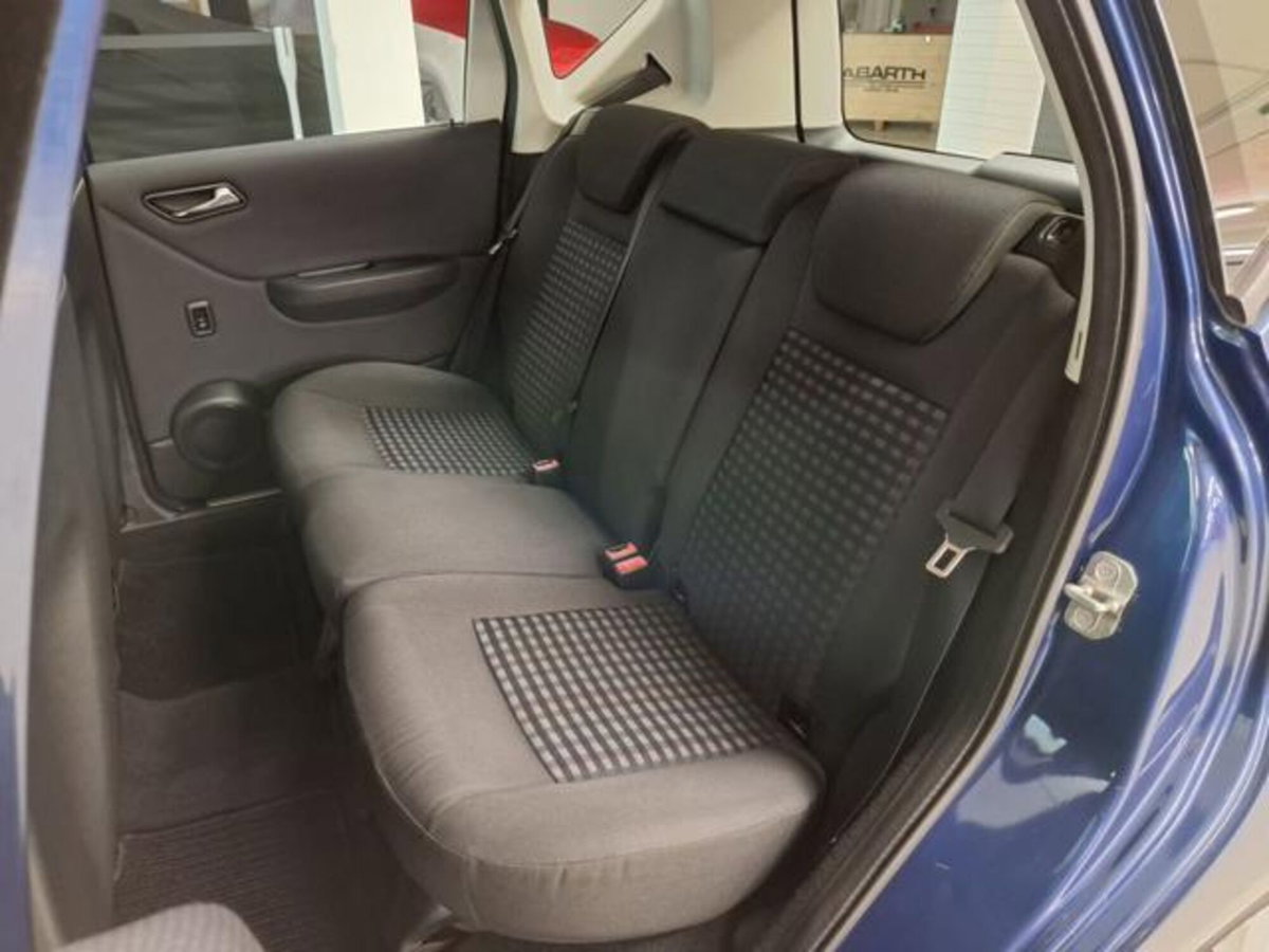 Mercedes-Benz Classe A 160 BlueEFFICIENCY Elegance (5)