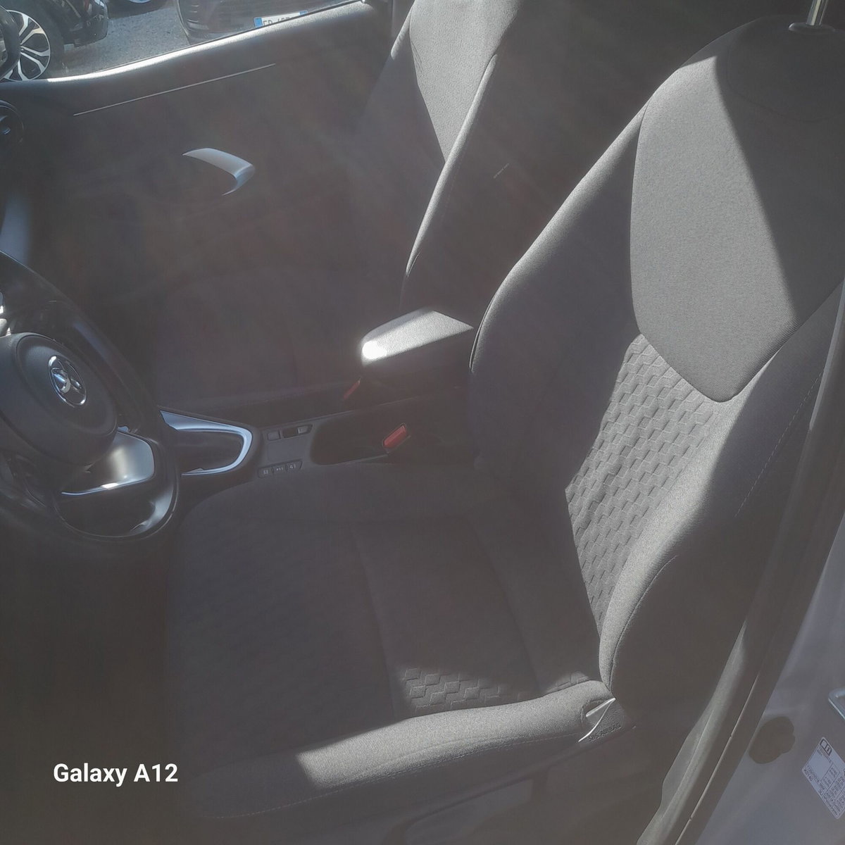Toyota Yaris 1.5 Hybrid 5 porte Lounge (13)