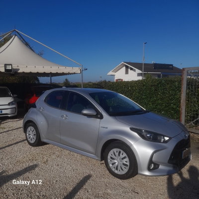 Toyota Yaris 1.5 Hybrid 5 porte Lounge (3)