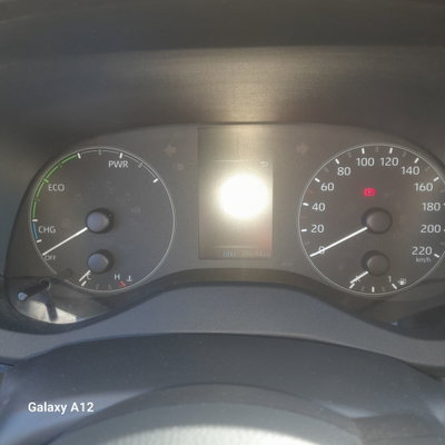 Toyota Yaris 1.5 Hybrid 5 porte Lounge (9)