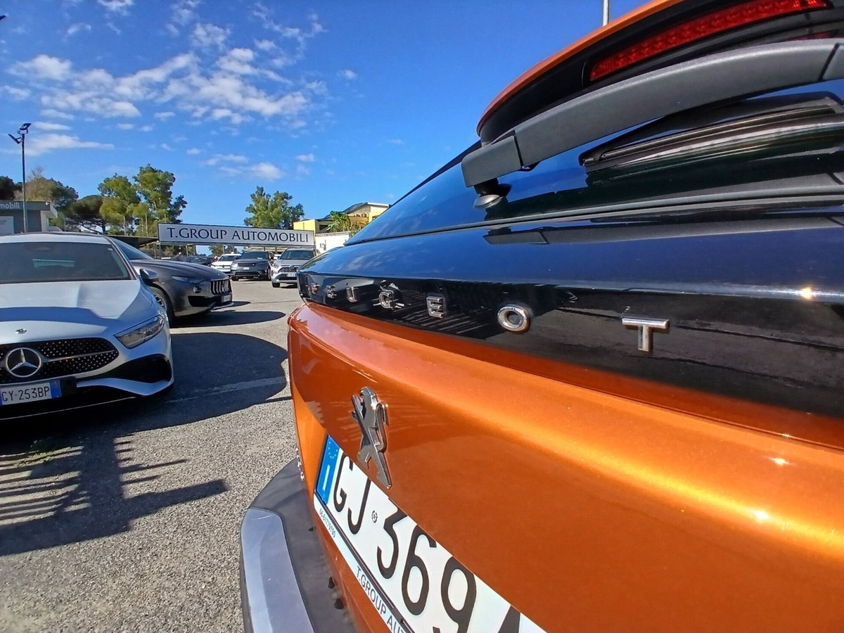 Peugeot 2008 PureTech 100 S&S Active (14)