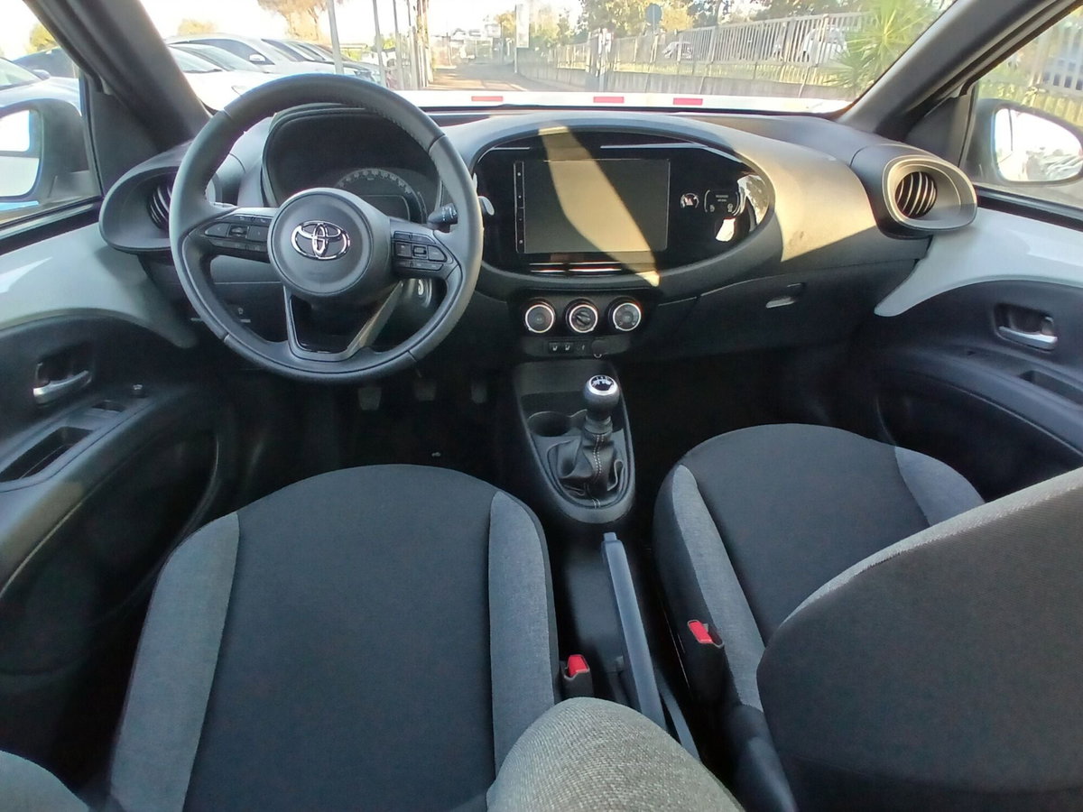 Toyota Aygo X 1.0 VVT-i 72 CV 5 porte Limited Air (17)