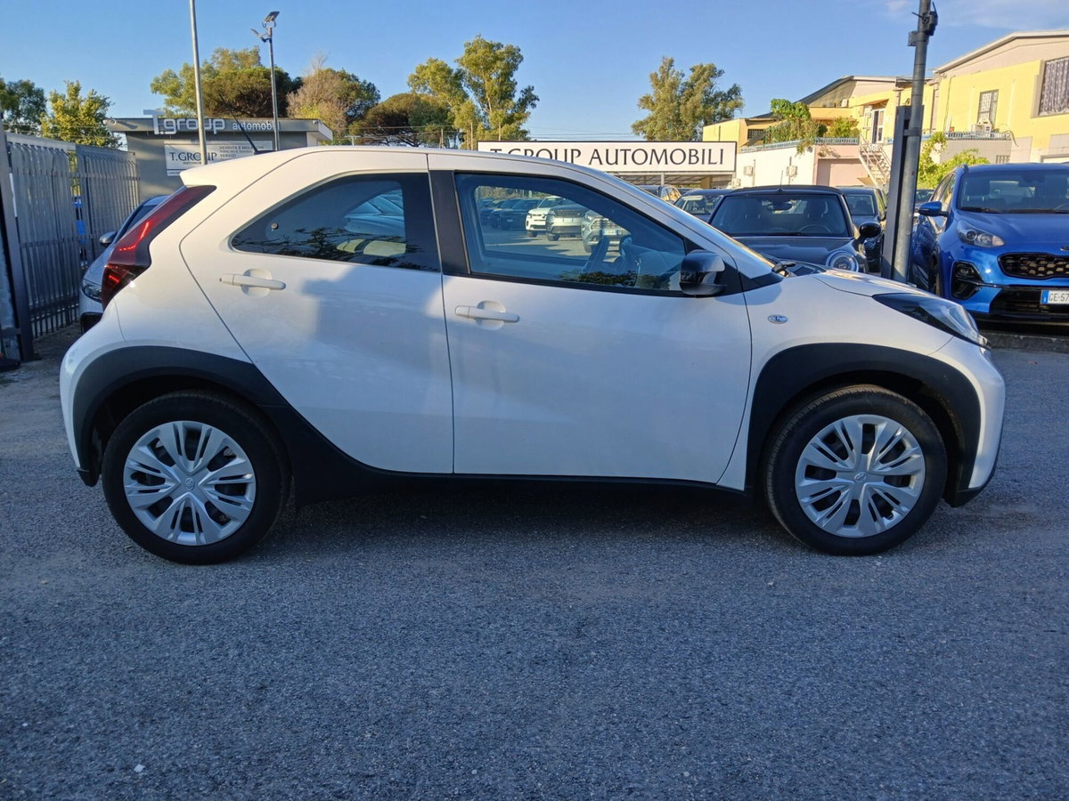 Toyota Aygo X 1.0 VVT-i 72 CV 5 porte Limited Air (4)