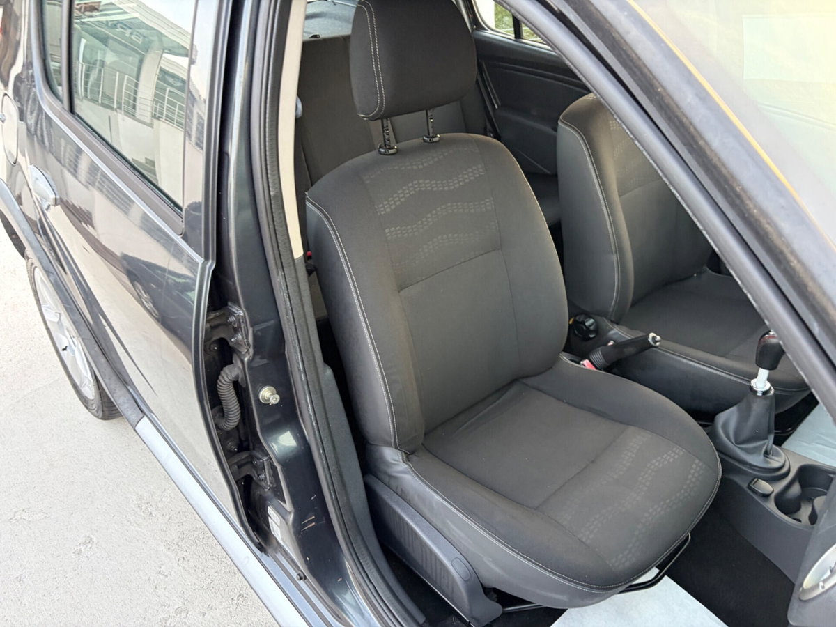 Dacia Duster 1.5 dCi 90CV 4x2 Ambiance (10)