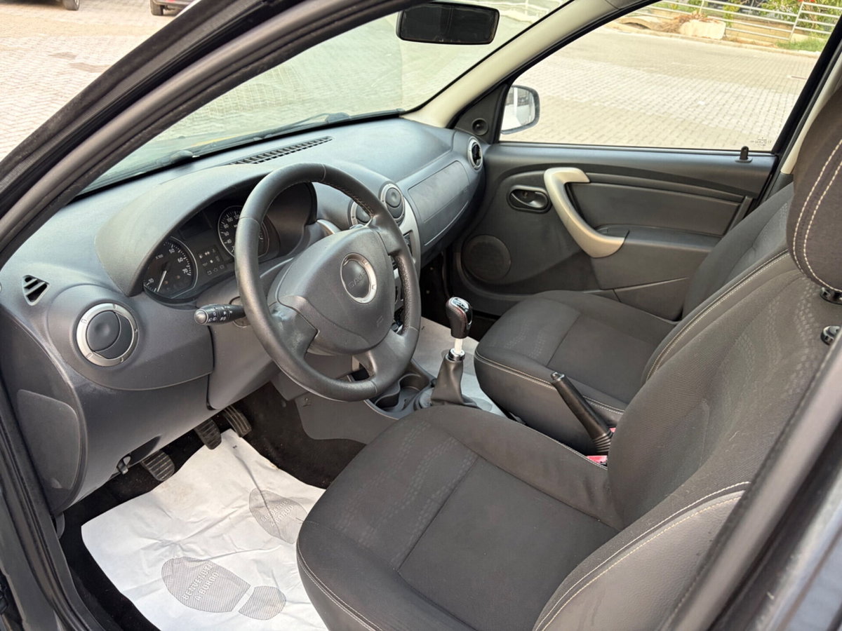 Dacia Duster 1.5 dCi 90CV 4x2 Ambiance (8)