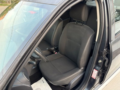 Dacia Duster 1.5 dCi 90CV 4x2 Ambiance (9)