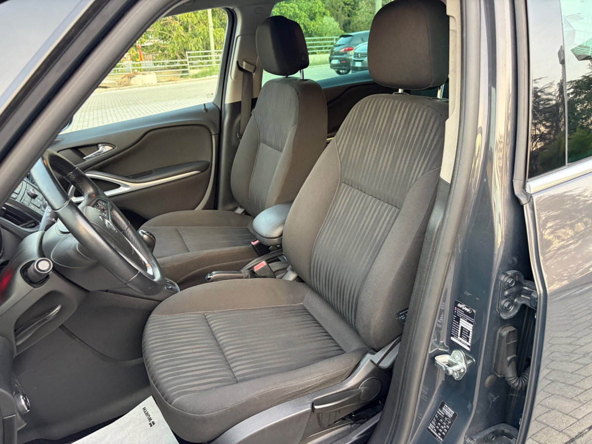 Opel Zafira Tourer 1.6 Turbo EcoM 150CV Cosmo (9)