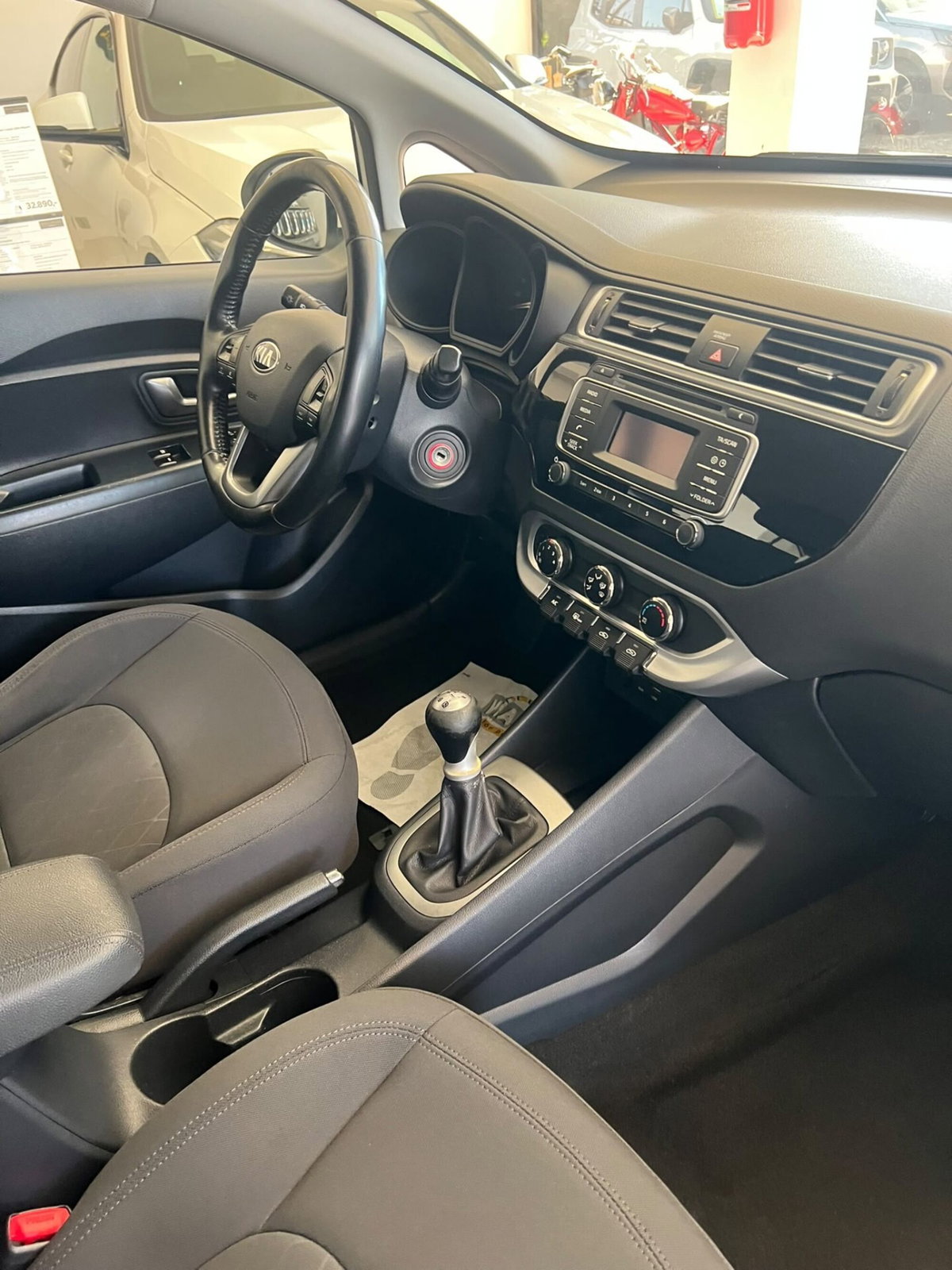 Kia Rio 1.2 CVVT 5p. City (10)