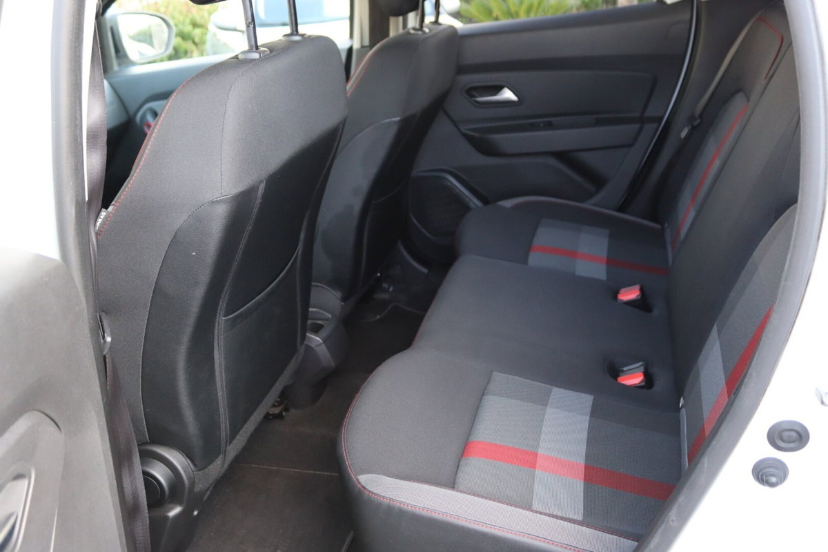 Dacia Duster 1.5 Blue dCi 8V 115 CV 4x2 Techroad (17)