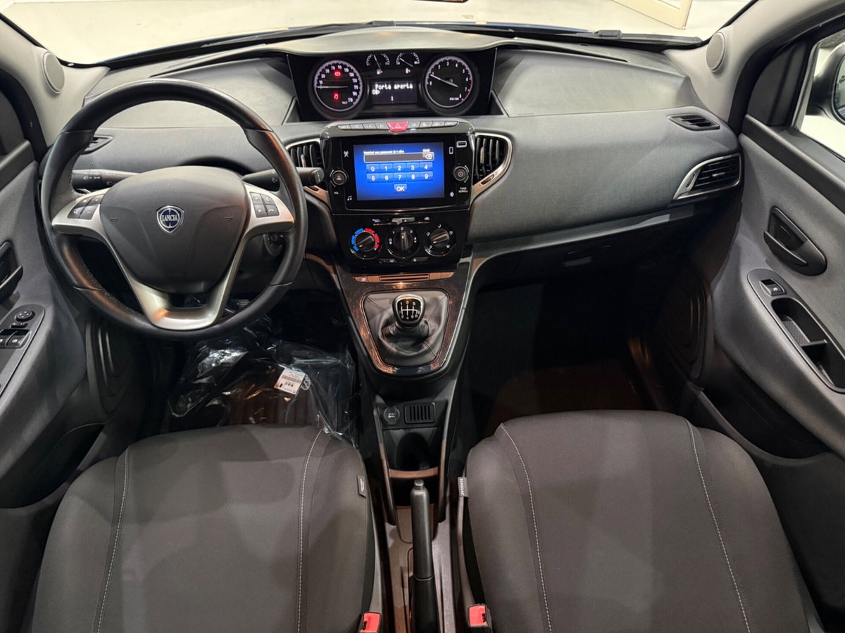 Lancia Ypsilon 1.0 FireFly 5 porte S&S Hybrid Gold Plus (12)
