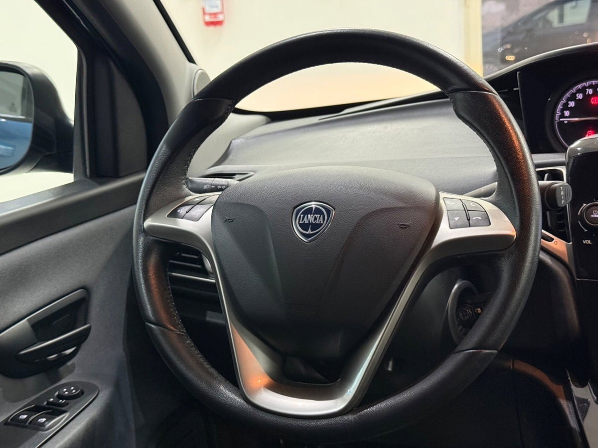 Lancia Ypsilon 1.0 FireFly 5 porte S&S Hybrid Gold Plus (13)