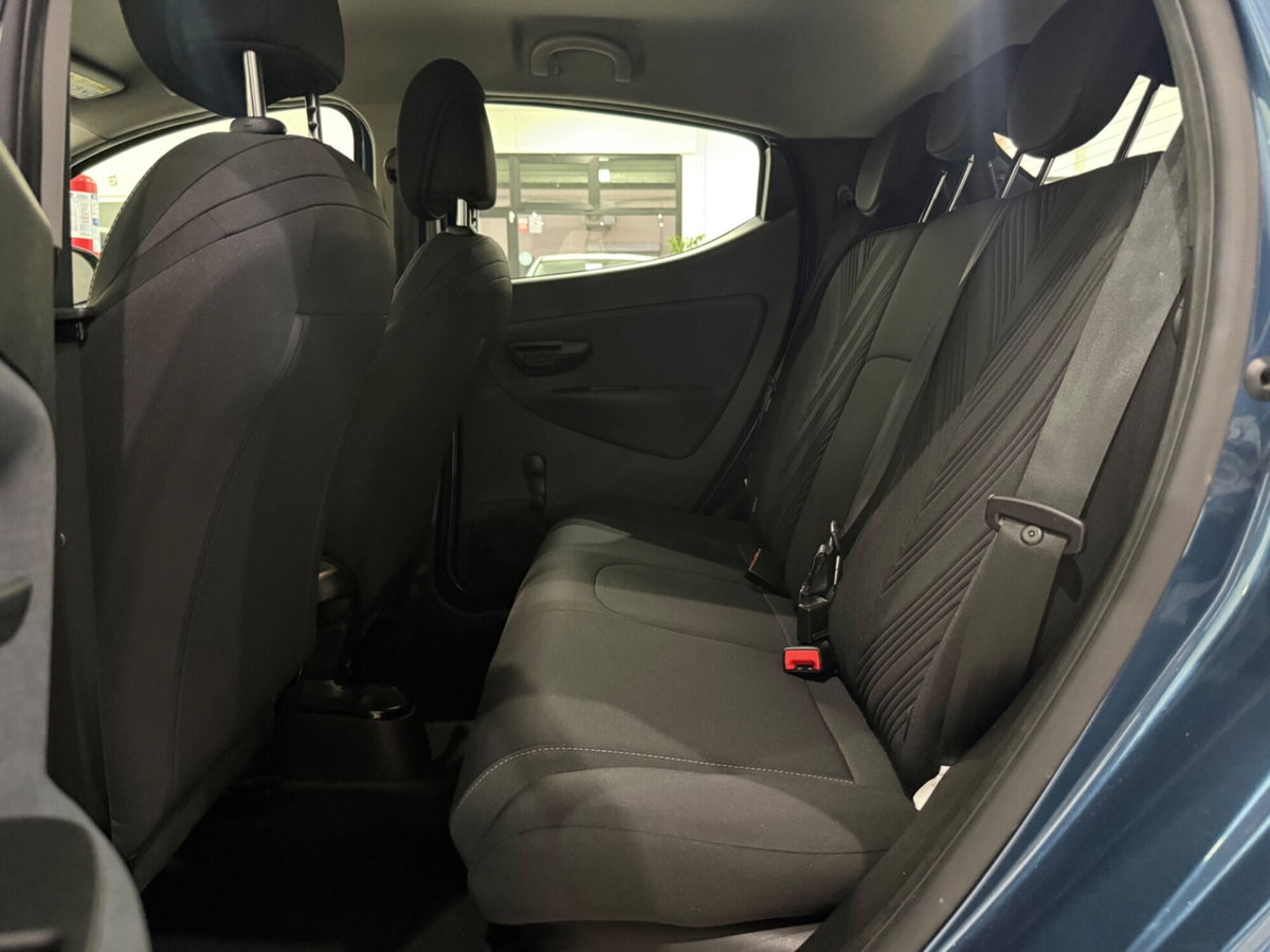 Lancia Ypsilon 1.0 FireFly 5 porte S&S Hybrid Gold Plus (19)