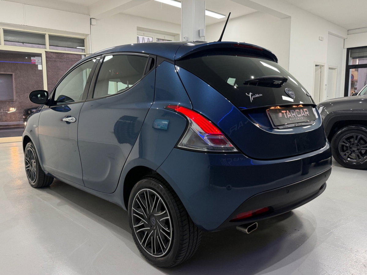 Lancia Ypsilon 1.0 FireFly 5 porte S&S Hybrid Gold Plus (7)