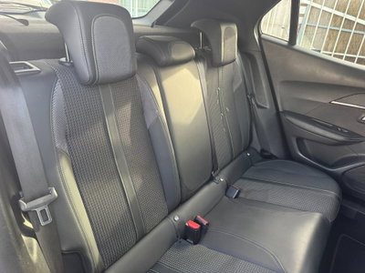 Peugeot 2008 BlueHDi 130 S&S EAT8 GT Pack (19)