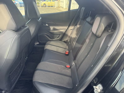 Peugeot 2008 BlueHDi 130 S&S EAT8 GT Pack (20)
