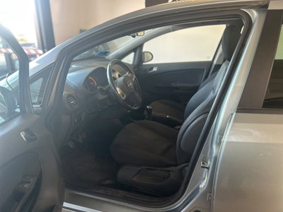 Opel Corsa 1.2 5 porte Cosmo (7)