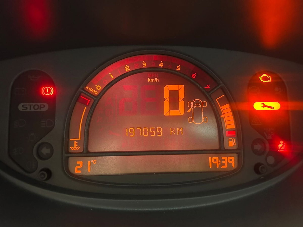 Renault Modus 1.2 16V Luxe (9)