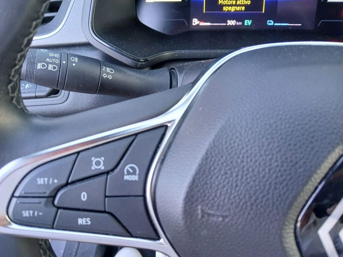 Renault Captur Full Hybrid E-Tech 145 CV Techno (12)