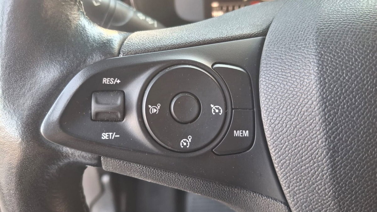 Opel Corsa 1.2 Elegance (7)
