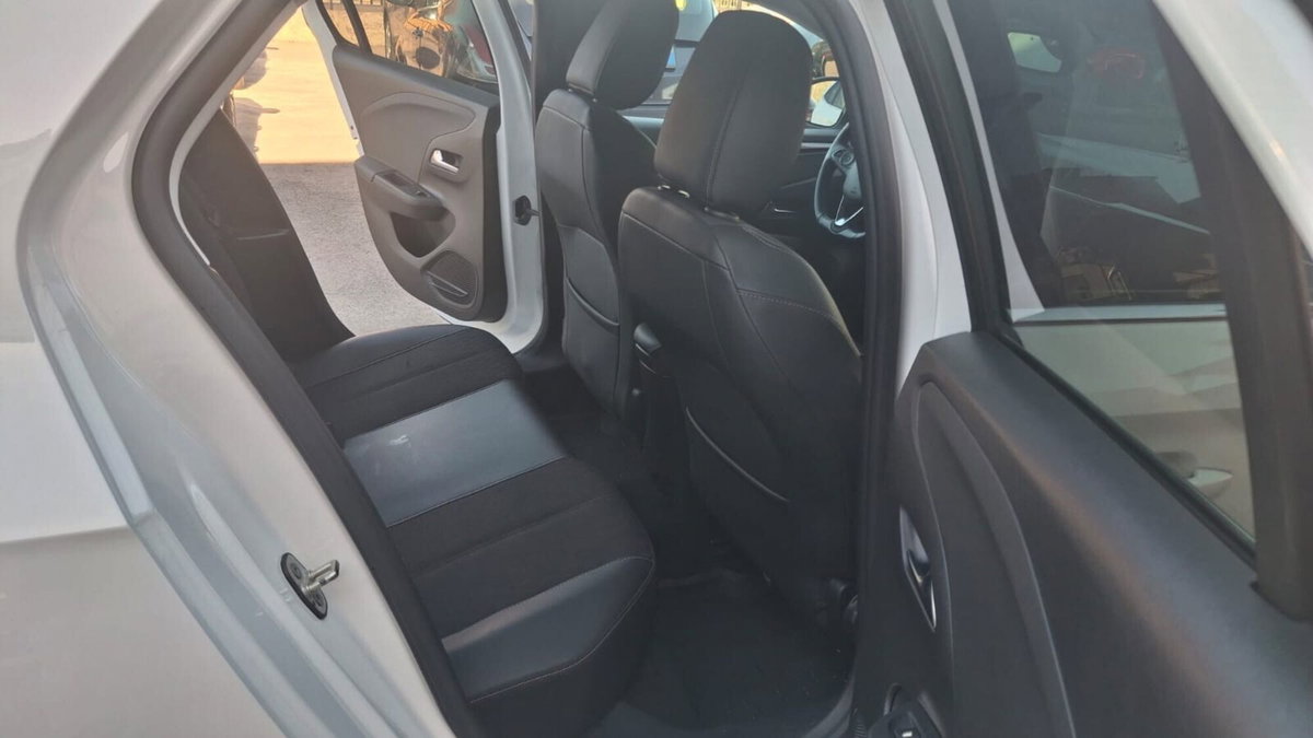 Opel Corsa 1.2 Elegance (9)