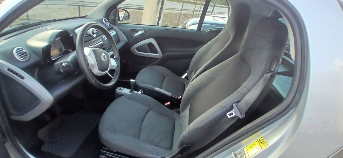 smart Fortwo 1000 52 kW MHD coupé passion (16)