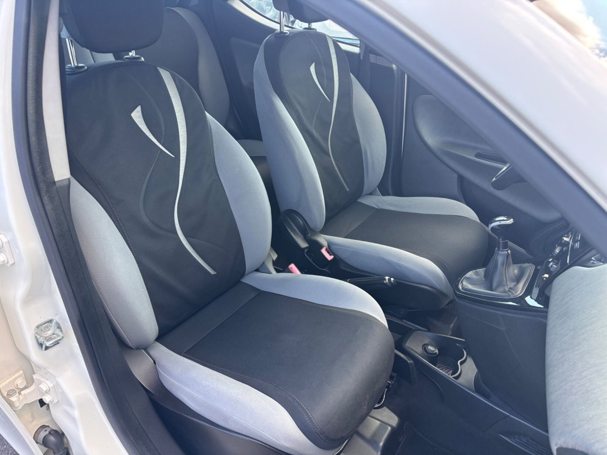 Lancia Ypsilon 1.3 MJT 16V 95 CV 5 porte S&S Gold (12)