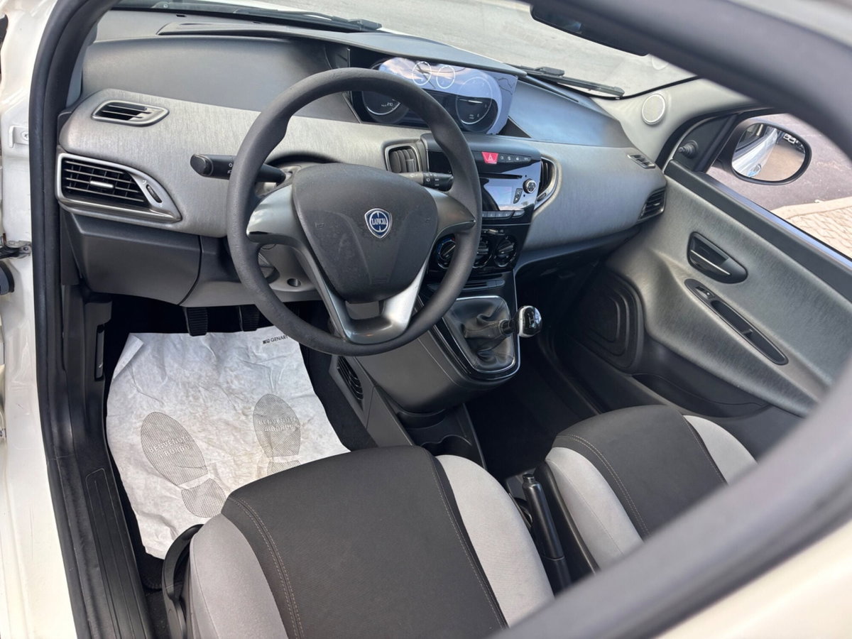 Lancia Ypsilon 1.3 MJT 16V 95 CV 5 porte S&S Gold (16)