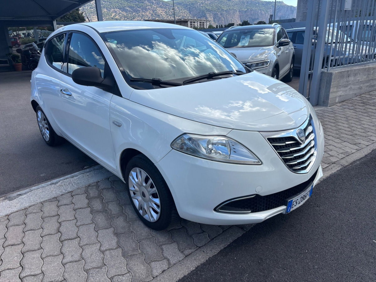 Lancia Ypsilon 1.3 MJT 16V 95 CV 5 porte S&S Gold (4)