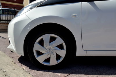 Toyota Aygo 1.0 VVT-i 69 CV 3 porte x-play (20)