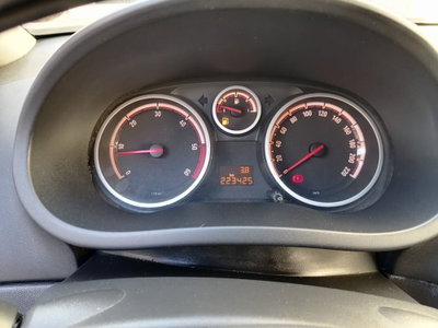 Opel Corsa 1.3 CDTI 75CV 3 porte Enjoy (9)