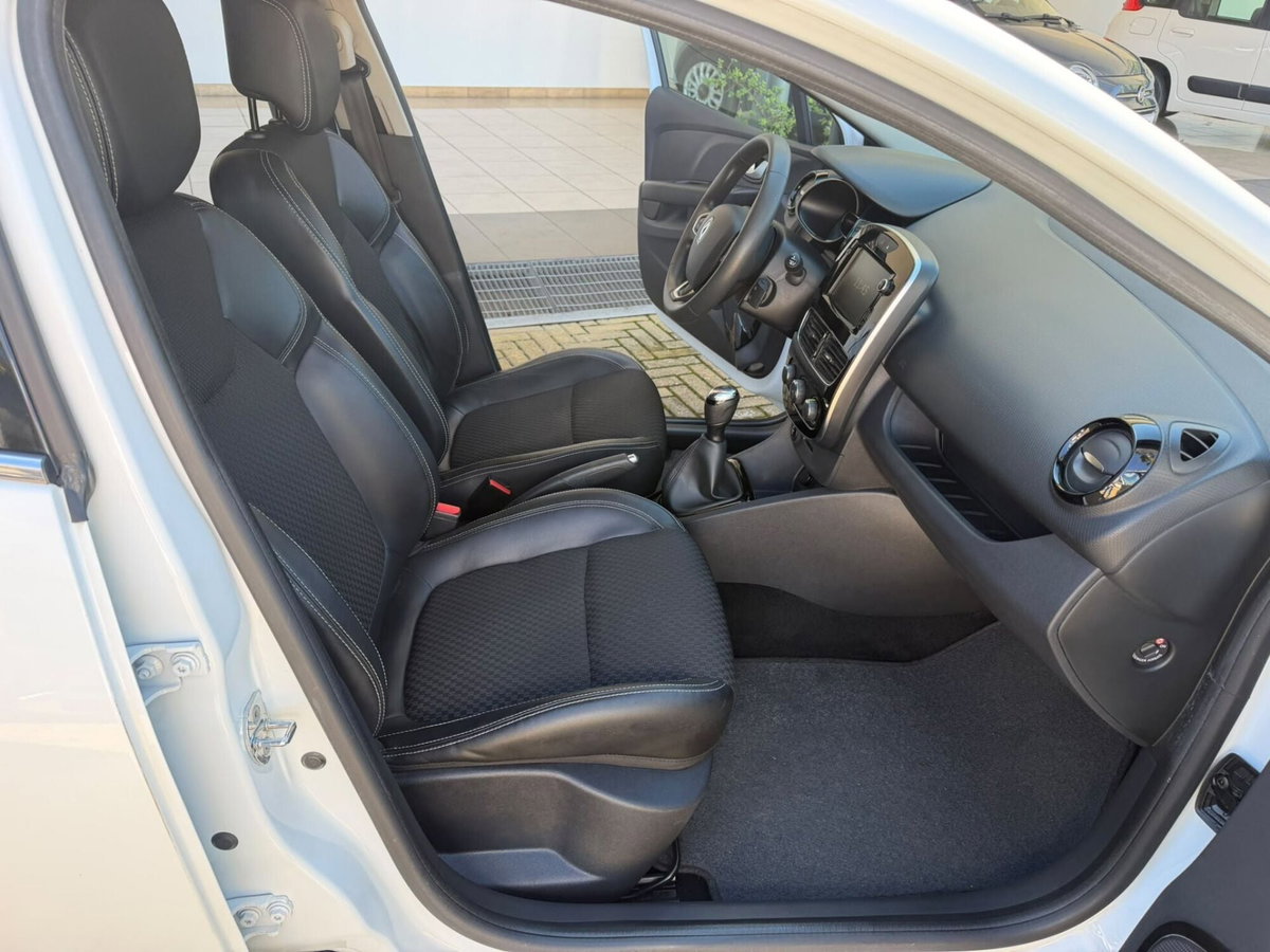 Renault Clio Sporter dCi 8V 75 CV Business (11)