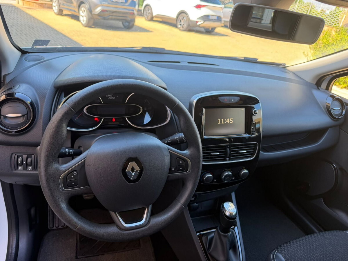 Renault Clio Sporter dCi 8V 75 CV Business (8)