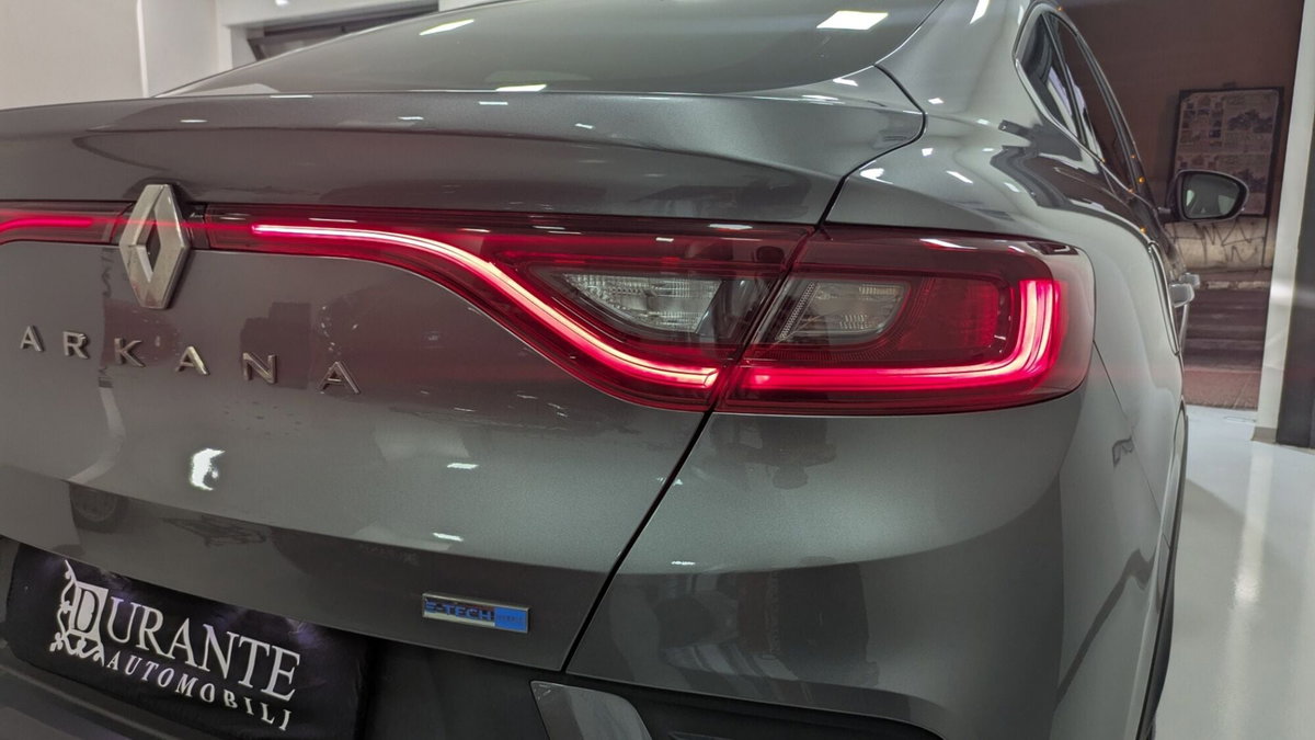 Renault Arkana Hybrid E-Tech 145 CV Techno (12)
