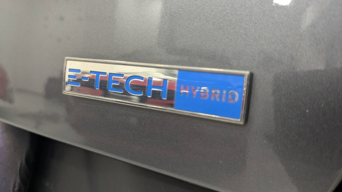 Renault Arkana Hybrid E-Tech 145 CV Techno (13)