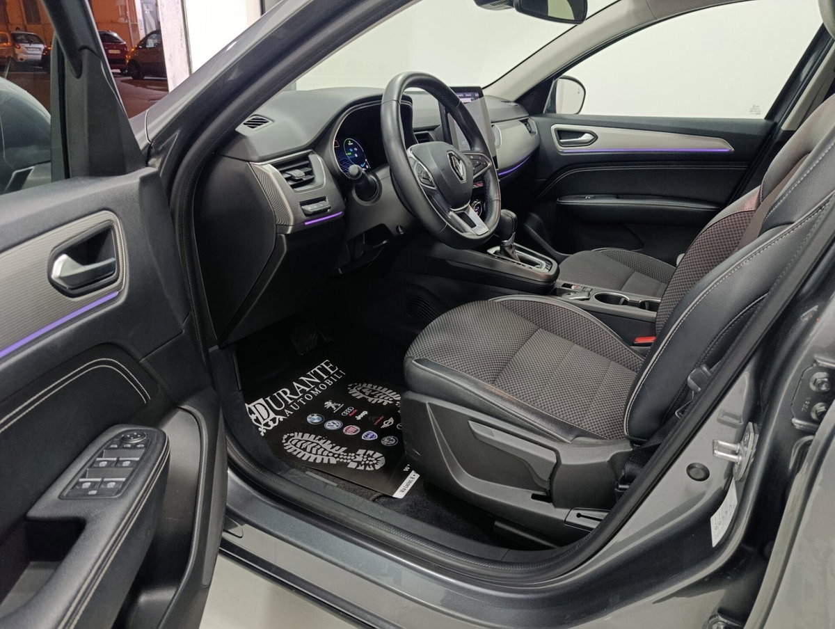 Renault Arkana Hybrid E-Tech 145 CV Techno (15)