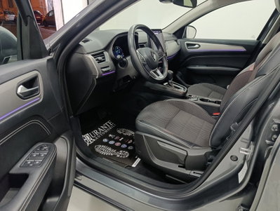 Renault Arkana Hybrid E-Tech 145 CV Techno (15)