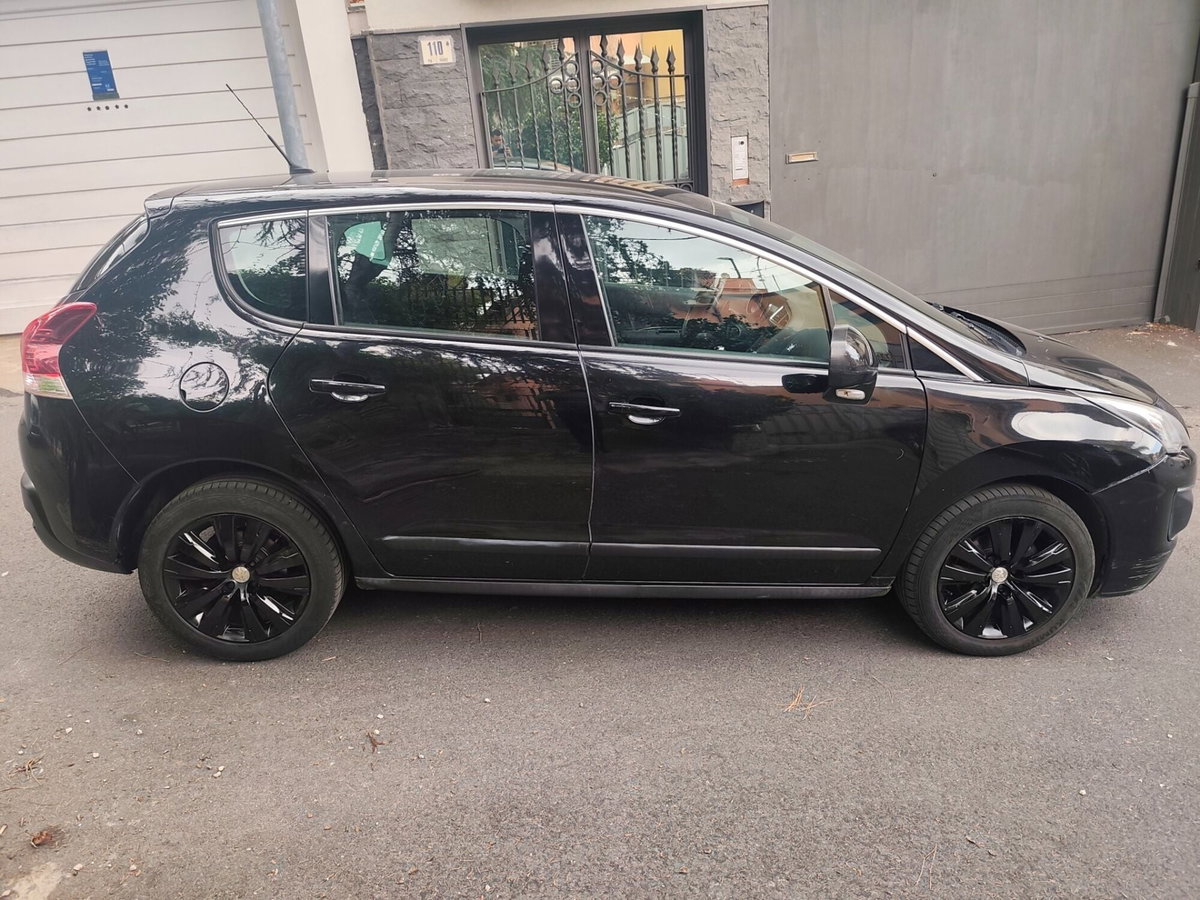 Peugeot 3008 1.6 HDi 115CV Active (4)