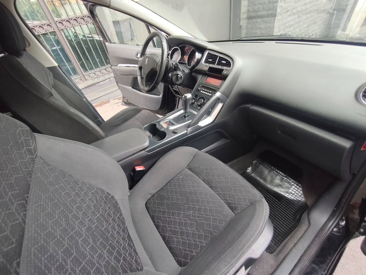 Peugeot 3008 1.6 HDi 115CV Active (8)