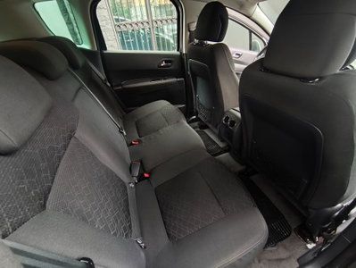 Peugeot 3008 1.6 HDi 115CV Active (9)